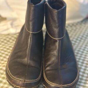 Spring Step Dark Brown Leather Footwear